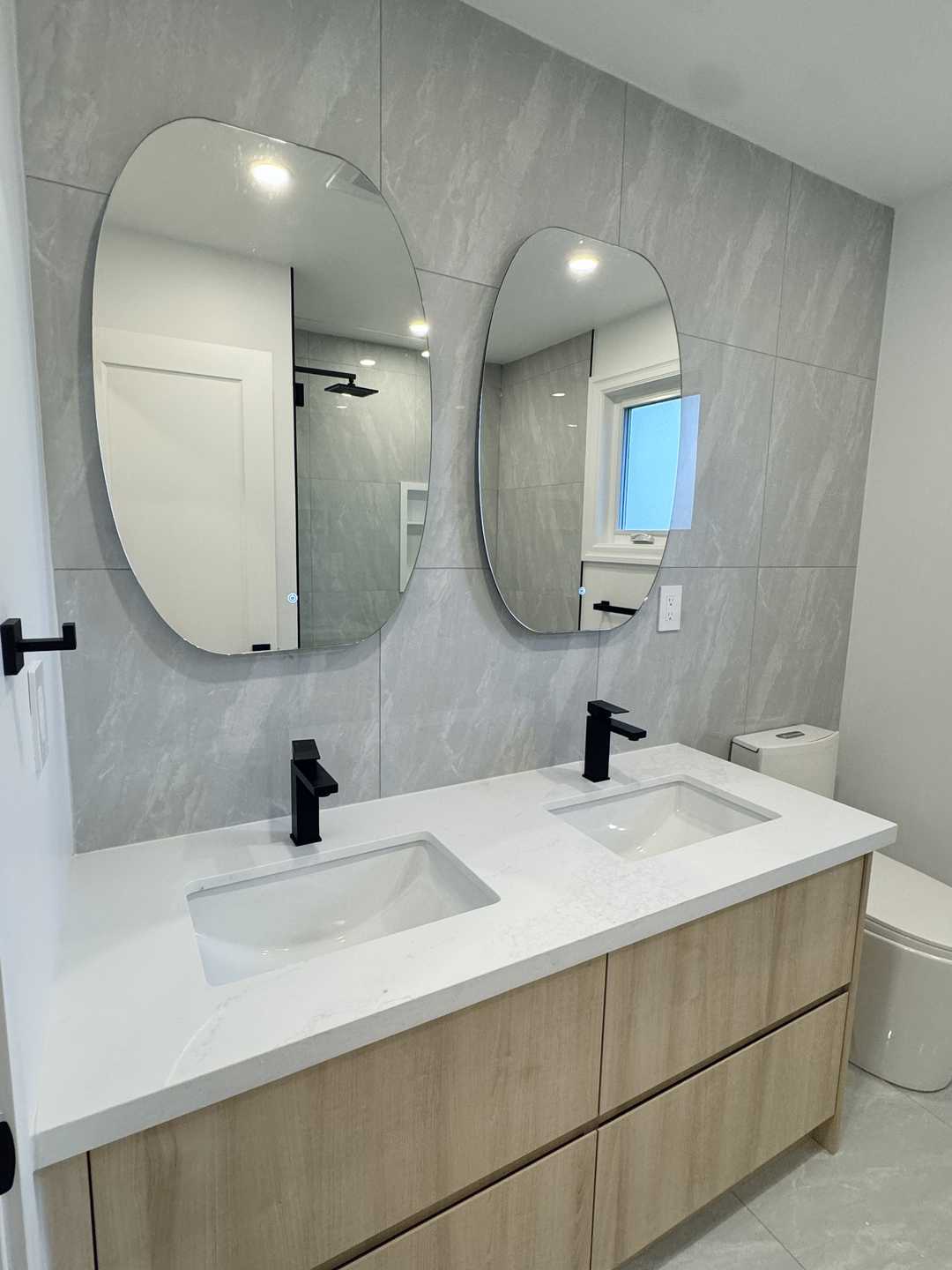 Powder room （custom black vanity with two U SHAPE drawers,