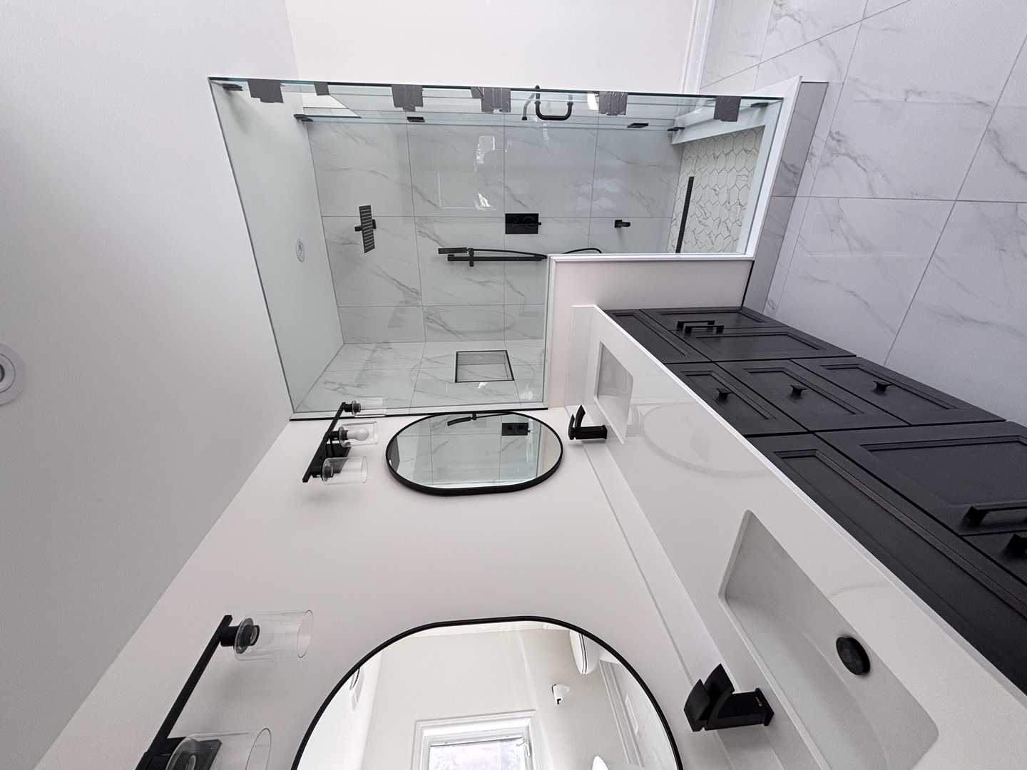 Kodaen black fixture with custom shower beach, solid dovetails maple - Image 3