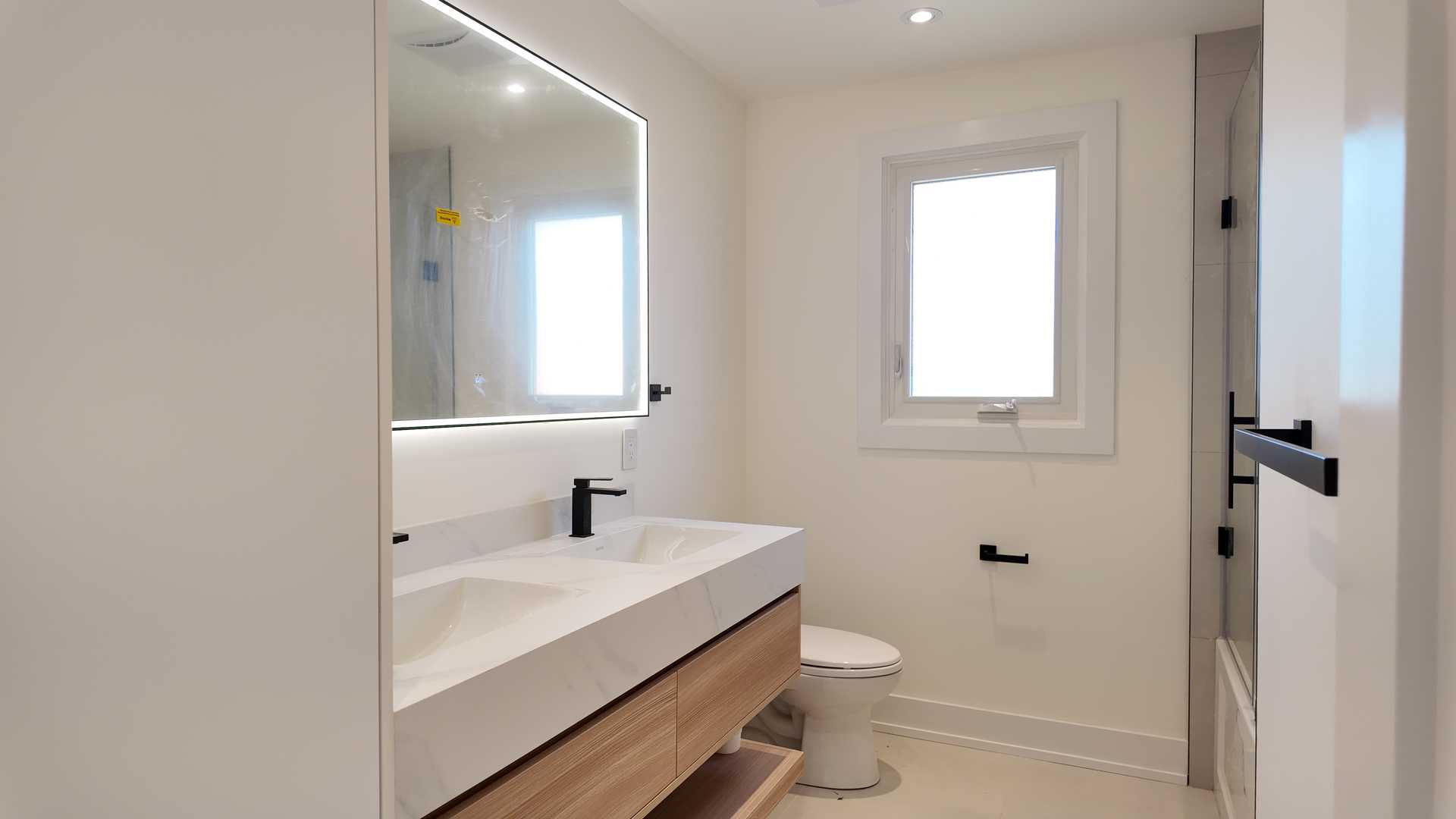 Floating vanity with white MDF tower, 24"*48" beige gray tile, - Image 2