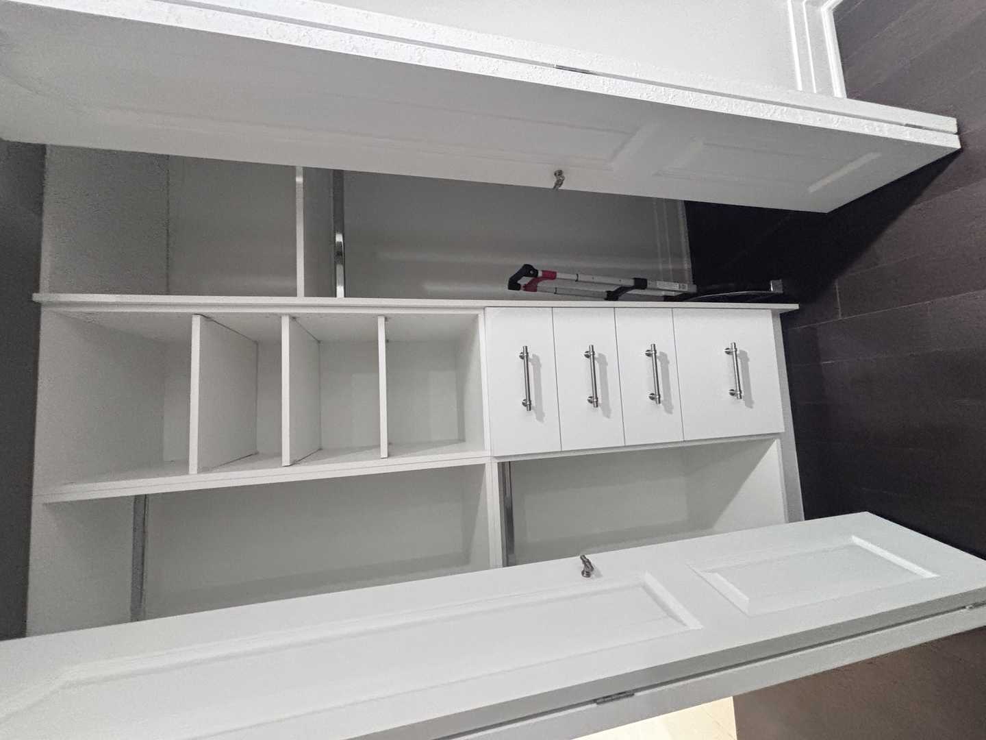 custom kitchen, 2 bathroom, master bathroom with corner built-in bathtub, - Image 18