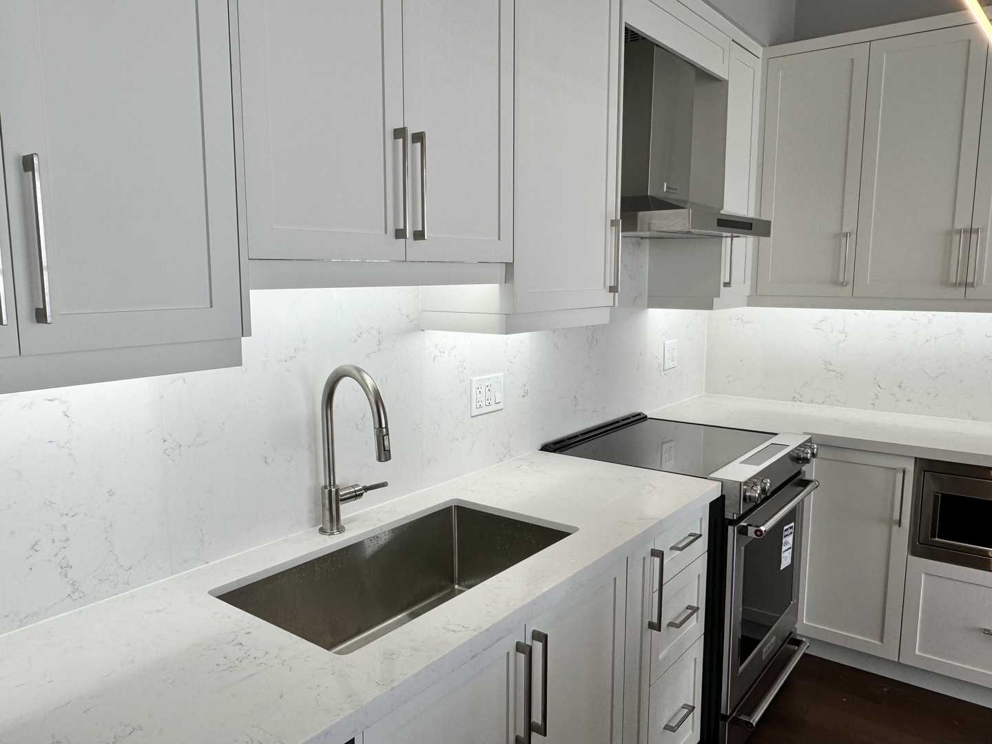 2 bathroom with white shaker kitchen cabinet - Image 4