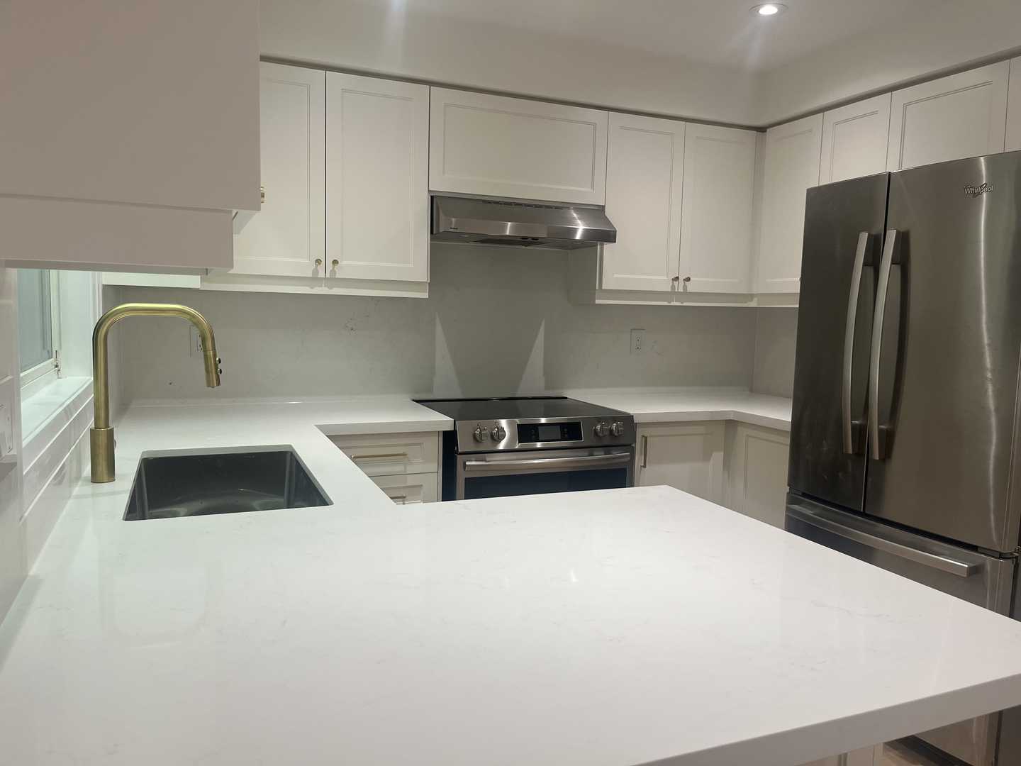 U SHAPE MDF shaker kitchen - Image 5